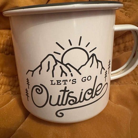 White Enamel Mug with Outdoor Design - Picture 3 of 5